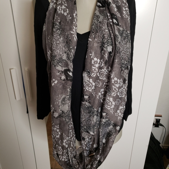 Infinty scarf - Picture 2 of 2